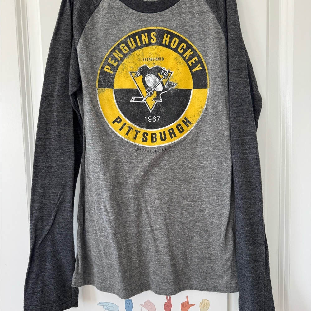 Pittsburgh Penguins Hockey Long Sleeve Shirt - Youth size M